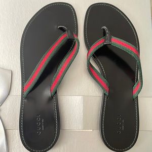Women’s authentic Gucci flip flops size 9.5. Like new